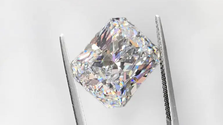 A Comprehensive Guide To Decoding Diamond Clarity.