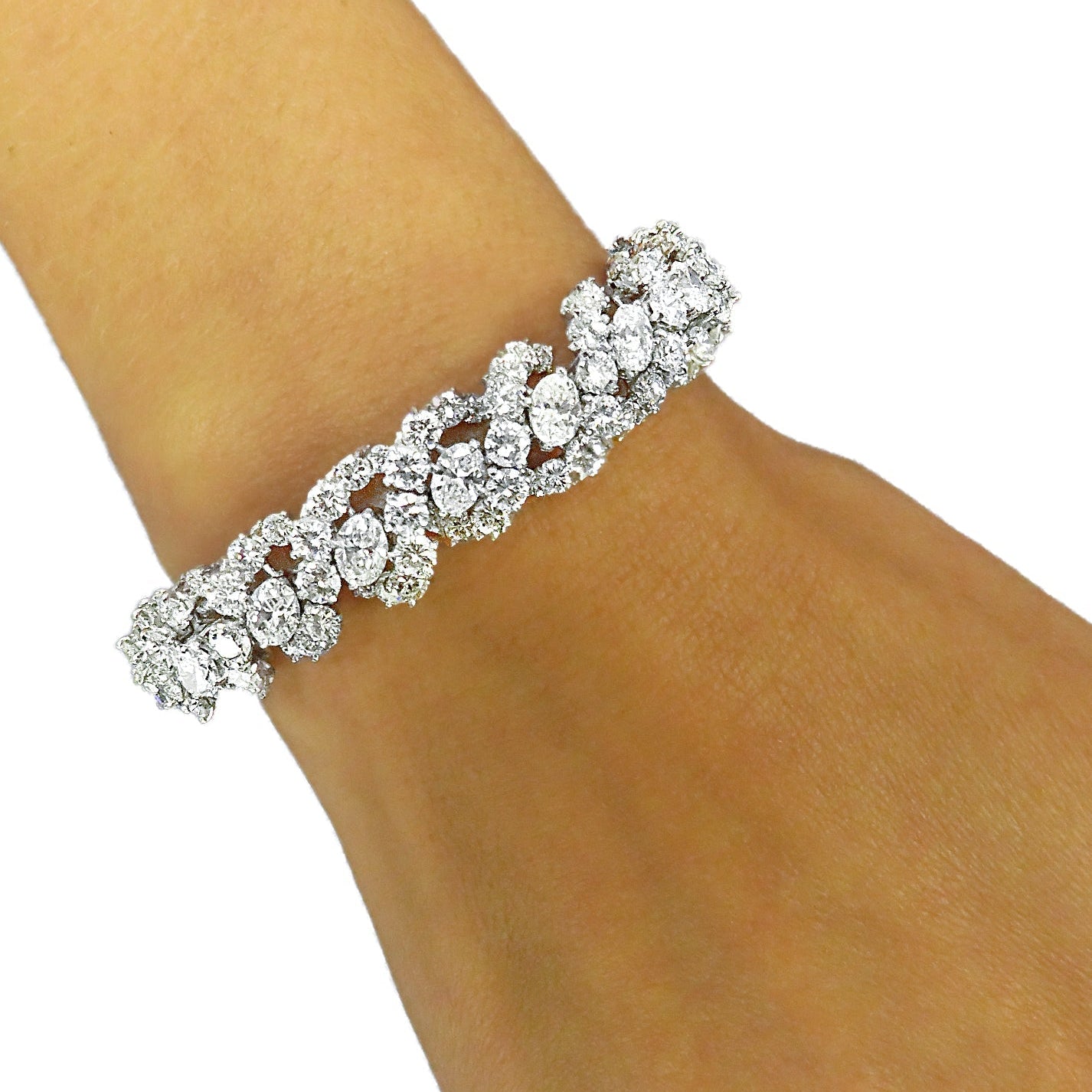 Oscar Heyman 29.41 Diamond Bangle Bracelet Circa 1963 -V37155 Vivid Diamonds