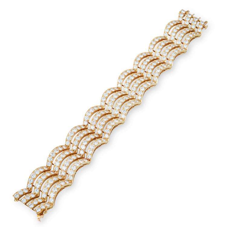 Elegant Vintage 1970s Van Cleef & Arpels 26 Carat Diamond Bracelet in 18K Yellow Gold by Vivid Diamonds with a beautiful arrangement of brilliant diamonds.