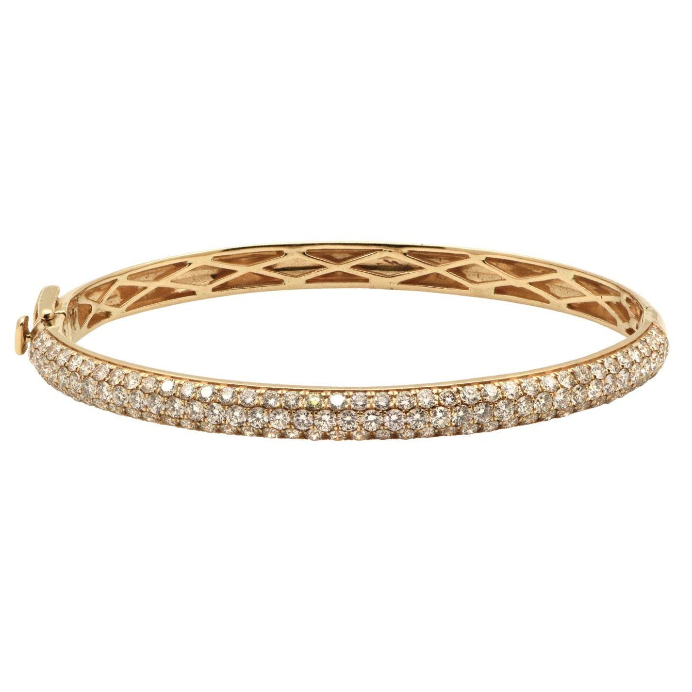 Elegant 14K Yellow Gold Diamond Bracelet with 3.82ct Round Brilliant Diamonds by Vivid Diamonds, highlighted by intricate diamond setting and luxurious craftsmanship.