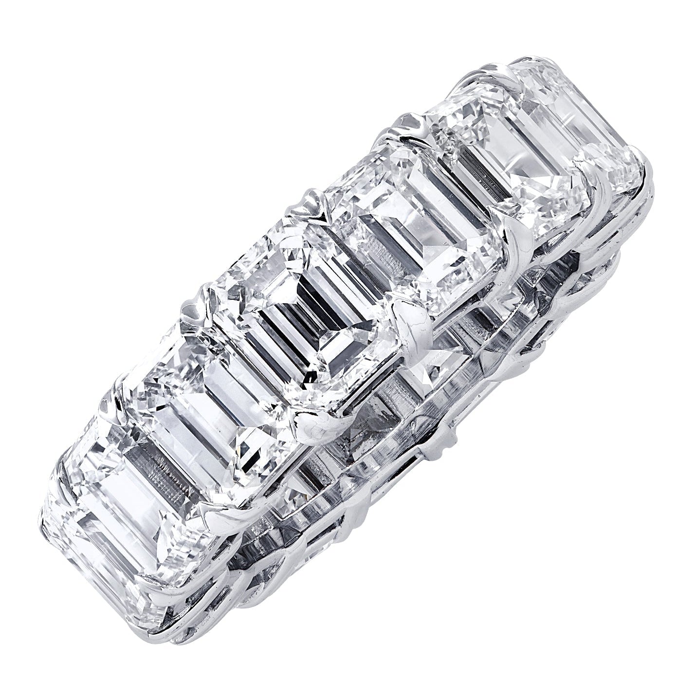 Vivid Diamonds 15.23 Carat Emerald Cut Diamond Eternity Band in Platinum showcasing a stunning arrangement of emerald cut diamonds, radiating elegance and luxury.