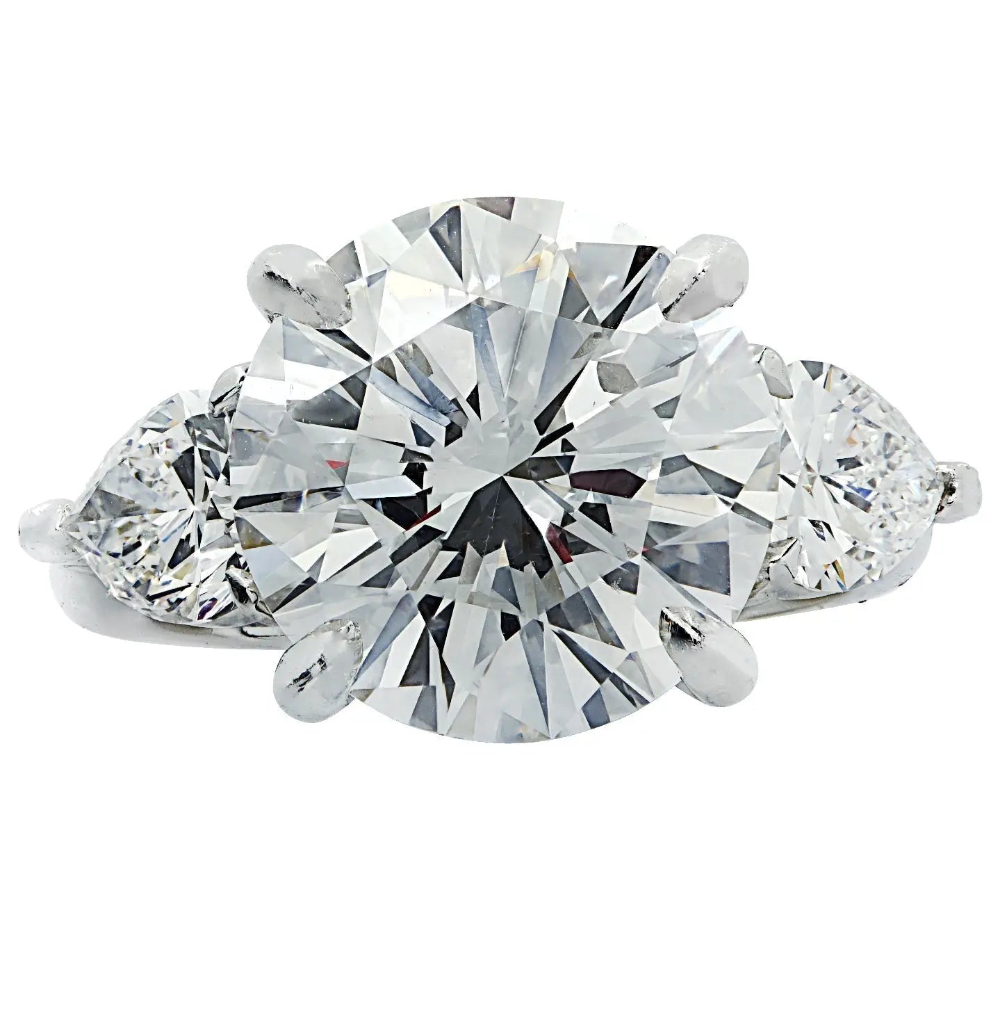 Exploring Diamond Cuts: Round Brilliant Princess Emerald