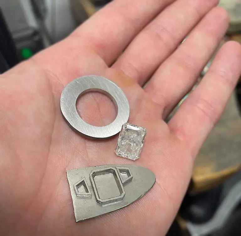 Handcrafted Elegance vs. Precision Casting: Exploring the Art of Jewelry Making.